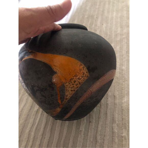 Signed Raku Studio Pottery Vase — “Monte Davey”, 9/94 (9" x 8") - Picture 7 of 14